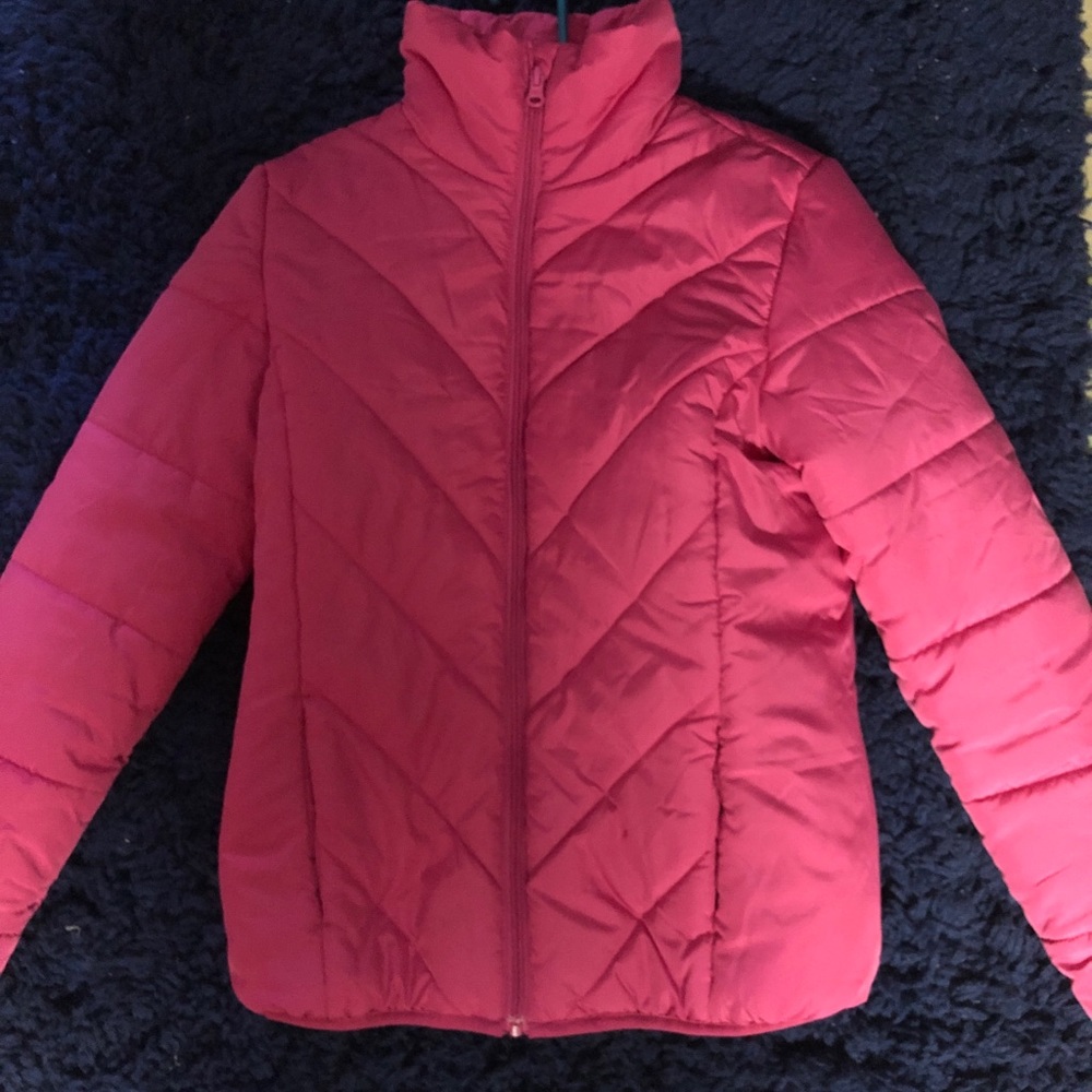 Warm puffer jacket perfect for cold weather!